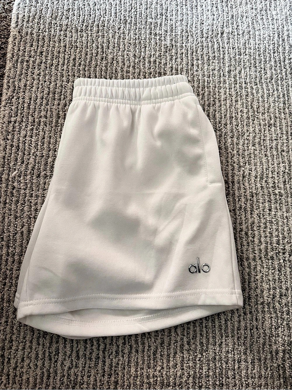 Alo Athletic Shorts in White Like New